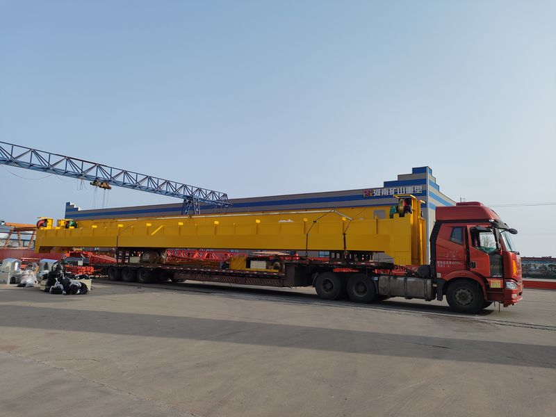 通用橋式起重機  QD32/5t—25.5m  制作完成，發(fā)往河南洛陽交付客戶使用